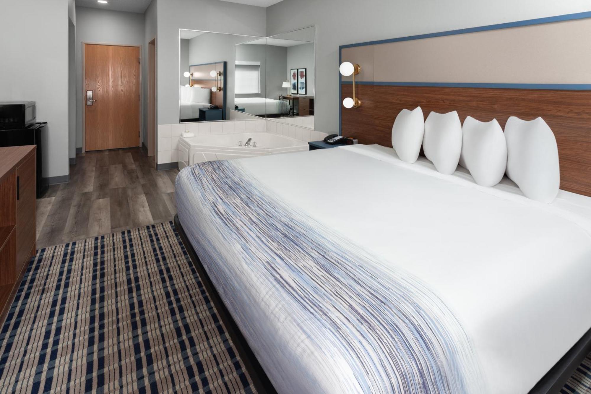 Americinn By Wyndham Eagle River Downtown Экстерьер фото