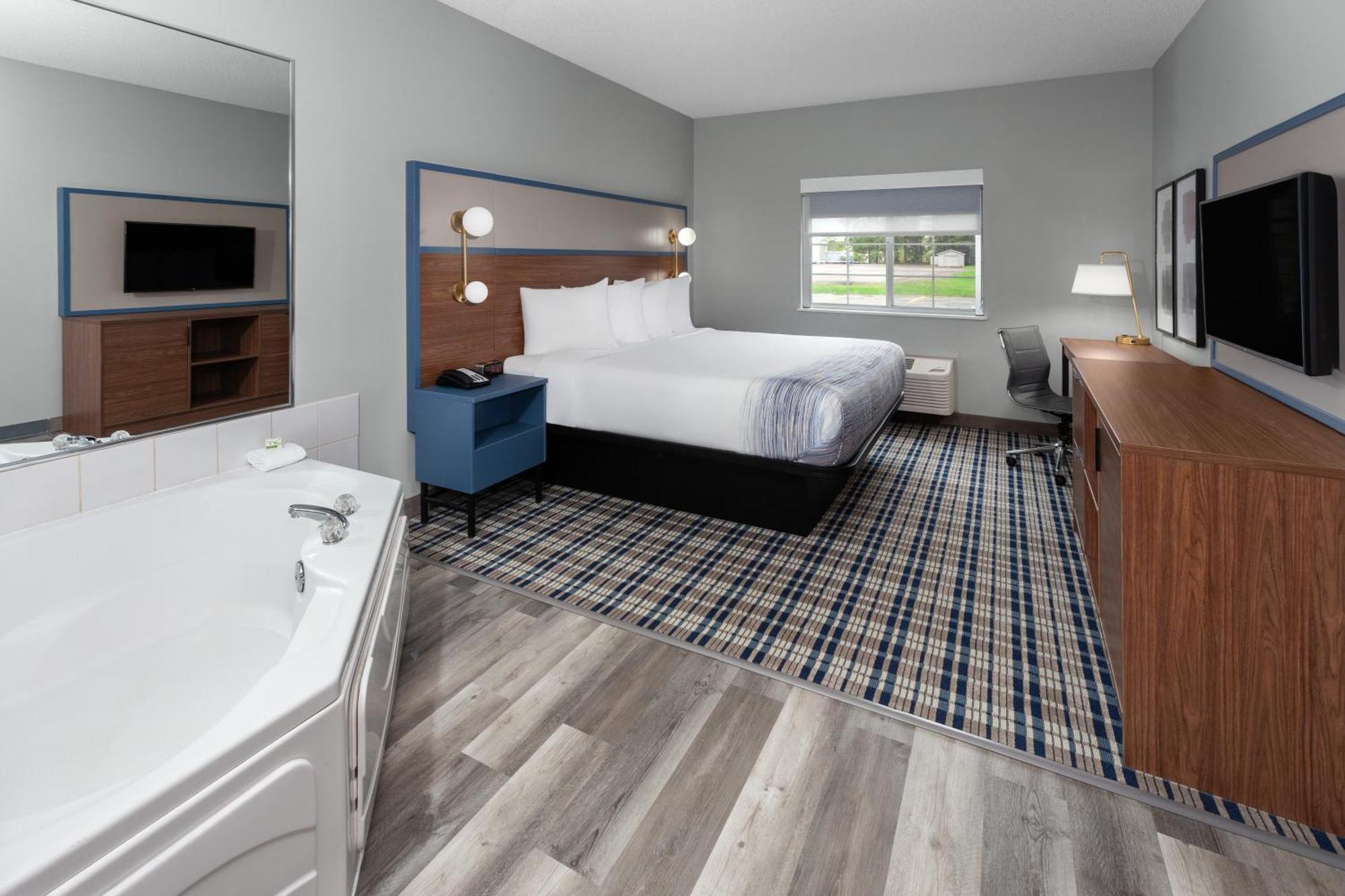 Americinn By Wyndham Eagle River Downtown Экстерьер фото