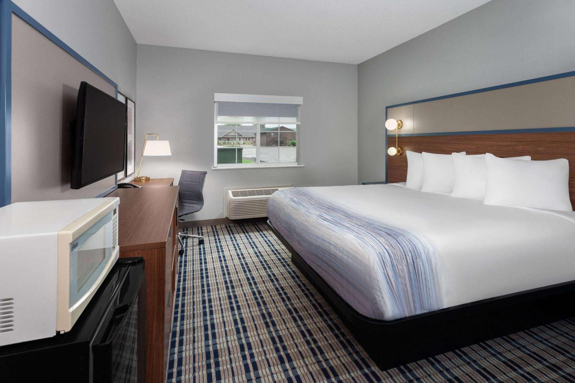 Americinn By Wyndham Eagle River Downtown Экстерьер фото